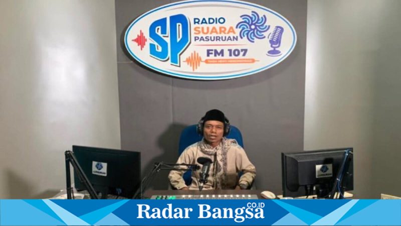 Peserta Lomba Kultum KKG PAI Kabupaten Pasuruan bersiap siaran di Radio Suara Pasuruan, Senin (23/2/2026). (Foto Dok Ho/RadarBangsa.co.id)