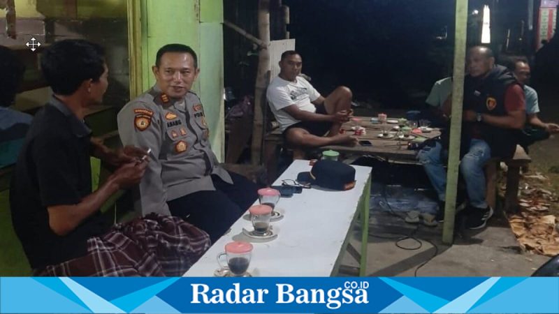Kapolsek Tikung AKP Anang Purwo Wiodo memberikan imbauan kamtibmas pasca tawuran warga Panceng, Jumat (27/2/2026). (Foto Dok Ho/RadarBangsa.co.id)