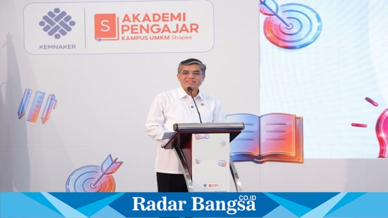 Menaker Yassierli membuka pelatihan ToT Shopee Affiliate bagi instruktur BLK di BBPVP Bekasi, Rabu (11/2/2026). (Foto Dok Ho/RadarBangsa.co.id)