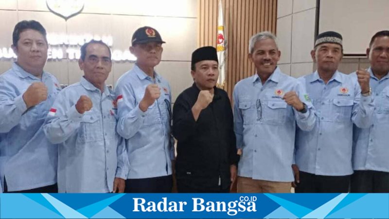Foto bersama Doding Rahmadi resmi memimpin KONI Trenggalek periode 2026–2028 (Foto Dok Ho/Yuan-RadarBangsa.co.id, 31/1/2026).