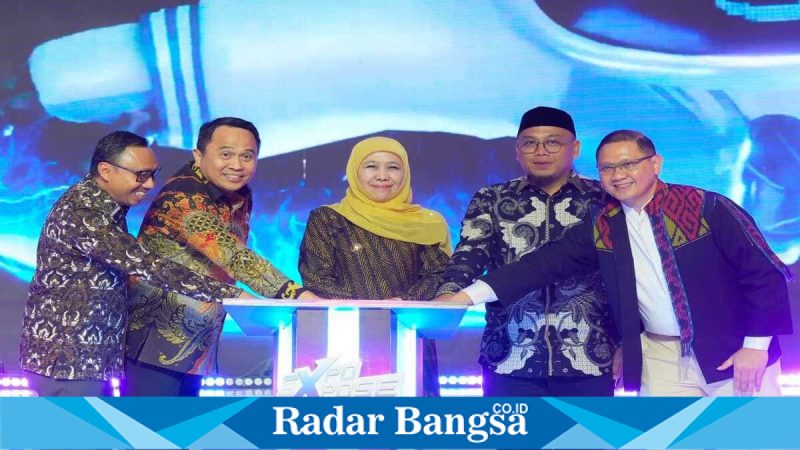 Gubernur Khofifah Indar Parawansa saat pencanangan gerakan bebas sampah plastik di sekolah se-Jatim di Surabaya. (Foto Dok Ho/RadarBangsa.co.id)