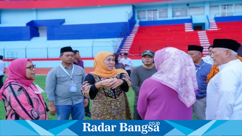 Gubernur Jawa Timur Khofifah Indar Parawansa meninjau kesiapan Stadion Gajayana, Kota Malang, Rabu (4/2/2026). Foto Dok Ho/Nul-RadarBangsa.co.id