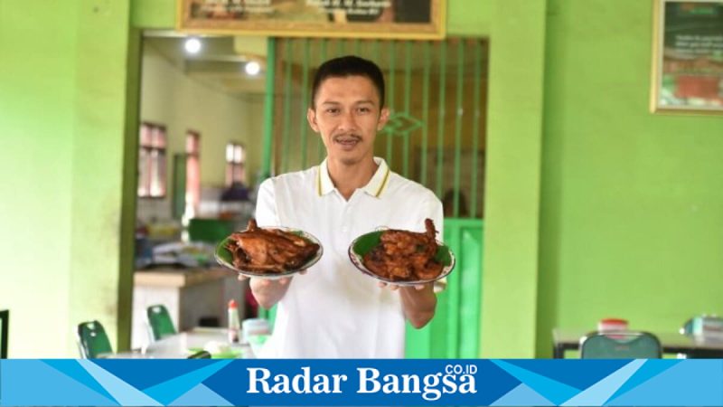 Suasana Lesehan Ayam Goreng Pak Sholeh di Pandaan, Minggu (22/2/2026). (Foto Dok Ho/RadarBangsa.co.id)