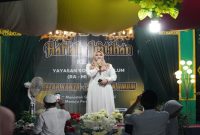 Lia Istifhama memberi motivasi kepemimpinan di Haflah Imtihan Roudlotul Ulum, Selasa (17/2). (Foto Dok Ho/RadarBangsa.co.id