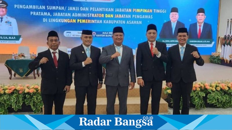 Wakil Bupati Asahan Rianto melantik Musa Al Bakrie sebagai Kadis Pendidikan Asahan, Senin (2/2/2026). (Foto Dok Ho/Dick-RadarBangsa.co.id)