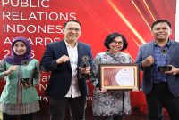 Perwakilan Biro Adpim Setdaprov Jatim menerima 4 penghargaan PRIA 2026 di Taman Budaya Embung Giwangan, Yogyakarta, Jumat (13/2/2026). (Foto Dok Ho/RadarBangsa.co.id)