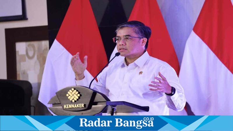 Menaker Yassierli menyampaikan arahan dalam Forum Sekretaris K/L di Jakarta, Rabu (11/2/2026). (Foto Dok Ho/RadarBangsa.co.id)
