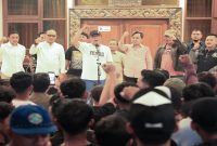  Tim Persid Jember disambut hangat Bupati Gus Fawait di Pendopo Wahyawibawagraha usai lolos 8 Besar Liga 4 Nasional, Sabtu (7/2/2026). (Foto: Dok Ho/Herry-RadarBangsa.co.id) 