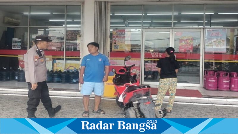 Personel Polsek Tikung patroli obyek vital, Kamis (26/2/2026). (Foto Dok Ho/RadarBangsa.co.id)