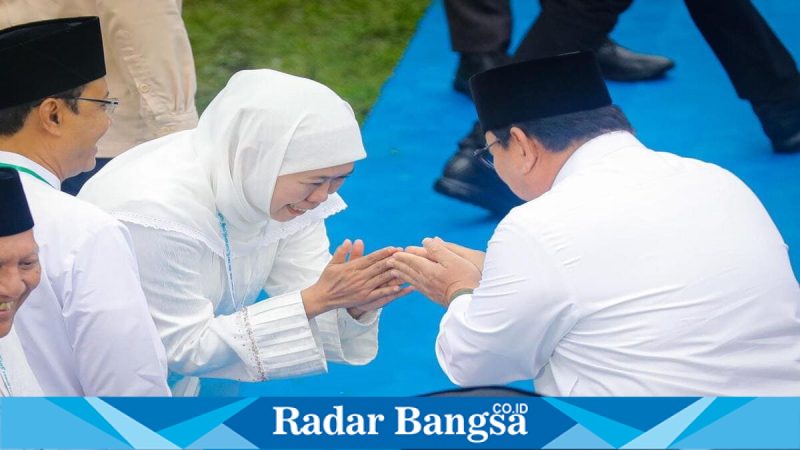 Presiden RI Prabowo Subianto didampingi Gubernur Jatim Khofifah Indar Parawansa saat Mujahadah Kubro Satu Abad NU di Stadion Gajayana, Minggu (8/2/2026). (Foto Dok Ho/Nul- RadarBangsa.co.id)