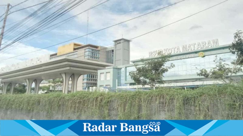 Petugas kesehatan melayani vaksin internasional di RSUD H. Moh. Ruslan Kota Mataram, Jumat (27/2/2026). (Foto Dok Ho/RadarBangsa.co.id)
