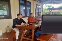 Petugas Polsek Solokuro melakukan penanganan dan mediasi keluarga di Mapolsek Solokuro, Lamongan, Jumat (6/2/2026). (Foto Dok Ho/Nul-RadarBangsa.co.id)