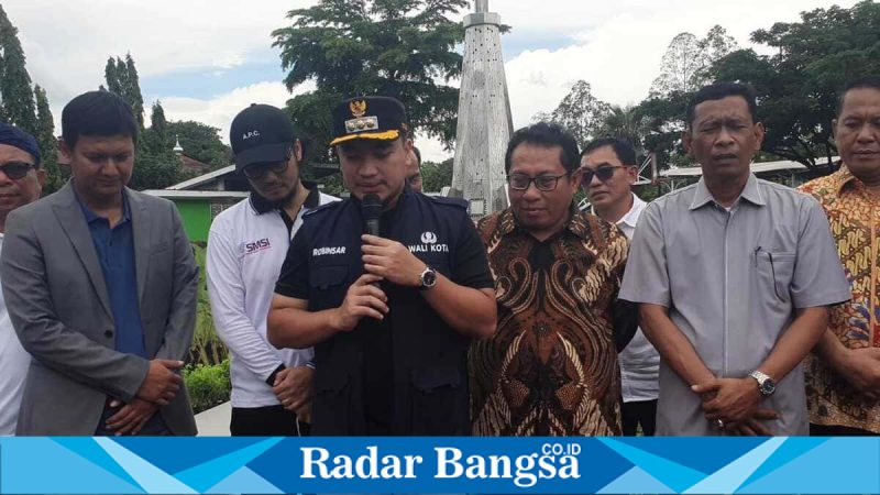 Peresmian Monumen Media Siber Indonesia pada rangkaian HPN 2026 di Cilegon, Banten, Kamis (12/2/2026). (Foto Dok Ho/RadarBangsa.co.id)
