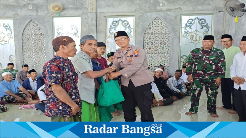 Safari Ramadhan 1447 H Forkopimcam dan MUI Kecamatan Tikung di Masjid Al-Muttaqin Kelorarum, Jumat (27/2/2026). (Foto Dok Ho/RadarBangsa.co.id)