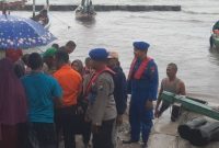 Dua Awak  nelayan tiba di Desa Paciran, Lamongan, Senin (9/2/2026). (Foto Dok Ho/RadarBangsa.co.id)