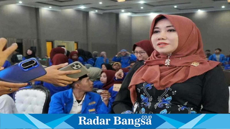 Lia Istifhama menyampaikan pernyataan terkait gugatan wanprestasi di Surabaya, Senin (23/2/2026). (Foto Dok Ho/RadarBangsa.co.id)