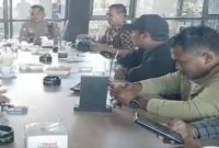 WPK bersama Kasat Lantas Polres Bangkalan AKP Febry Hermawan dalam pertemuan silaturahmi, Selasa (3/2/2026). (Foto Dok Ho/Lan-RadarBangsa.co.id)