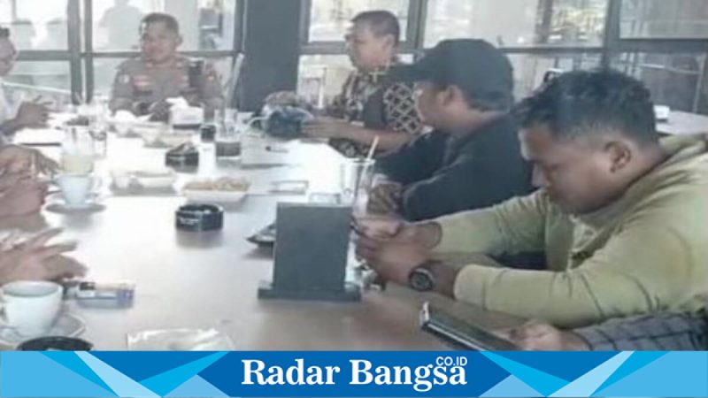 WPK bersama Kasat Lantas Polres Bangkalan AKP Febry Hermawan dalam pertemuan silaturahmi, Selasa (3/2/2026). (Foto Dok Ho/Lan-RadarBangsa.co.id)