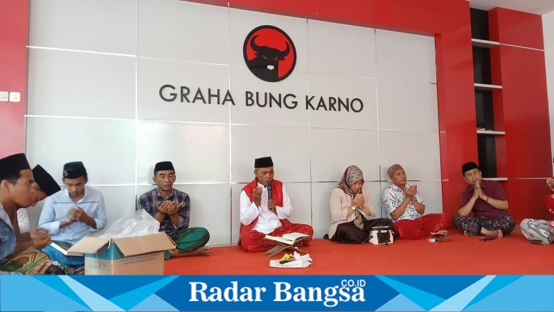 Kegiatan tadarus dan khotmil Qur’an DPC PDIP Pamekasan, Minggu (1/3/2026). (Foto Dok Ho/RadarBangsa.co.id)