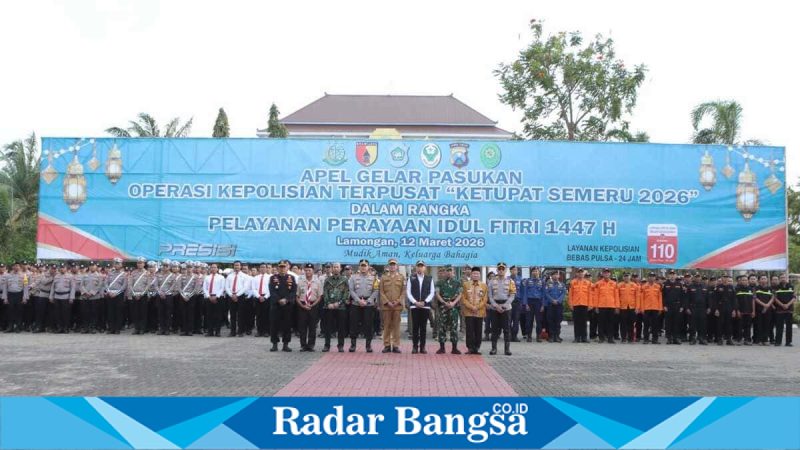 Apel Gelar Pasukan Operasi Ketupat Semeru 2026 di Alun-Alun Lamongan, Kamis (12/3/2026). (Foto Dok Ho/RadarBangsa.co.id)