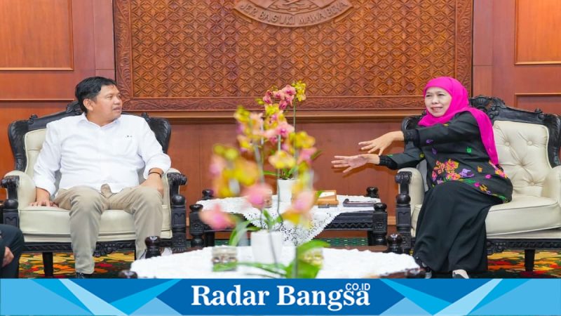 Gubernur Khofifah menerima audiensi Dirut Perhutani di Grahadi, Surabaya, Rabu (25/3) malam (Foto Dok Ho/RadarBangsa.co.id)