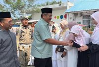 Bupati Asahan Taufik Zainal Abidin membuka Pesantren Kilat Ramadhan bagi pelajar SMP di Kisaran, Sabtu (7/3/2026). (Foto Dok Ho/RadarBangsa.co.id)