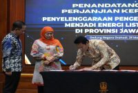 Bupati Sidoarjo Subandi bersama Gubernur Jatim dan Menteri LHK saat penandatanganan PKS, Sabtu (28/3/2026) (Foto Dok Ho/RadarBangsa.co.id)