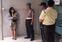 Petugas Polsek Tikung saat patroli objek vital di Lamongan, Senin (30/3/2026). (Foto Dok Ho/RadarBangsa.co.id)