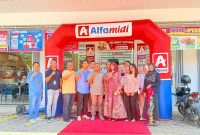 Peresmian gerai Alfamidi milik Empat Sekawan Grup di Pasar Pao, Pademawu, Pamekasan, Jumat (13/3/2026). (Foto Dok Ho/RadarBangsa.co.id)
