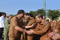 Bupati Sidoarjo Subandi saat apel halal bihalal ASN di GOR Delta, Senin (30/3/2026). (Foto Dok Ho/RadarBangsa.co.id)