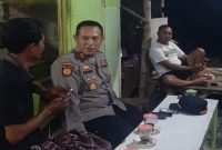 Kapolsek Tikung AKP Anang Purwo Widodo mengimbau warga Lamongan meningkatkan kewaspadaan kriminalitas jelang Lebaran, Sabtu (7/3/2026). (Foto Dok Ho/RadarBangsa.co.id)