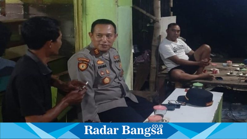 Kapolsek Tikung AKP Anang Purwo Widodo mengimbau warga Lamongan meningkatkan kewaspadaan kriminalitas jelang Lebaran, Sabtu (7/3/2026). (Foto Dok Ho/RadarBangsa.co.id)