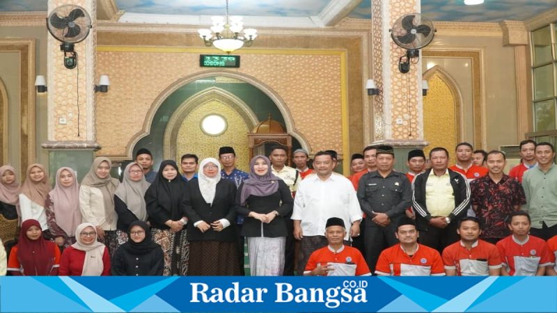 Senator Lia Istifhama saat memberikan motivasi di Asrama Haji Sukolilo Surabaya, Rabu (18/3/2026) (Foto Dok Ho/RadarBangsa.co.id)