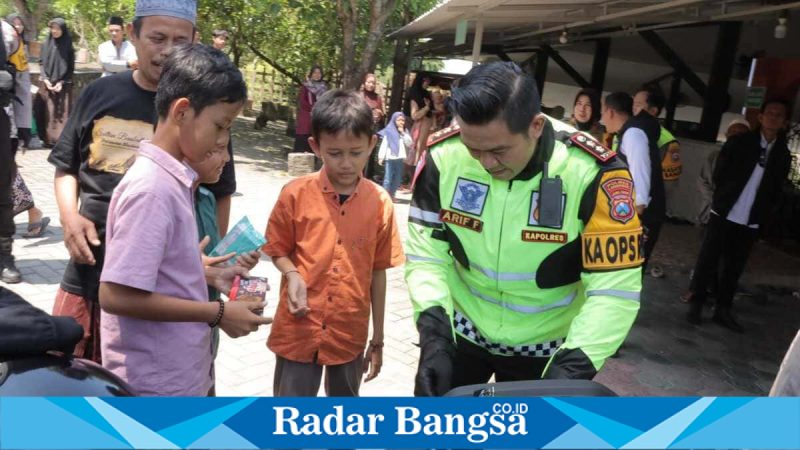 Kapolres Lamongan saat patroli di Paciran, Senin (23/03/2026) (Foto Dok Ho/RadarBangsa.co.id)