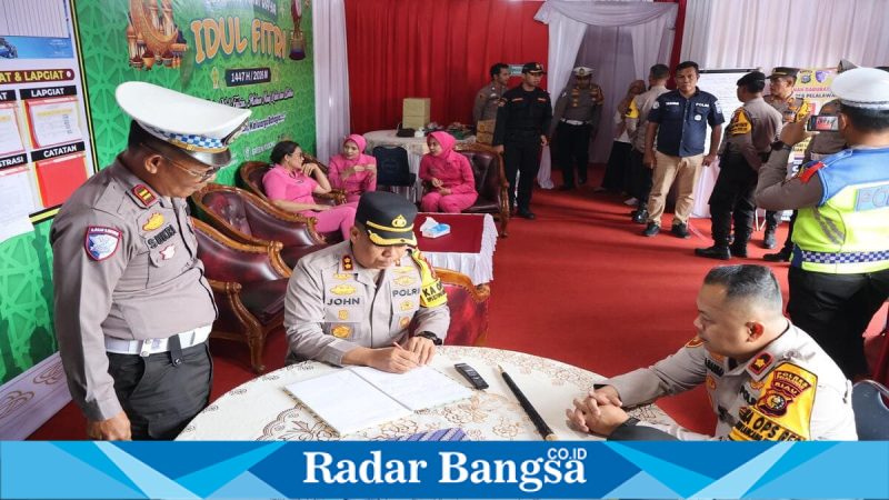 Kapolres Pelalawan saat meninjau pospam mudik, Rabu (18/3/2026). (Foto Dok Ho/RadarBangsa.co.id)