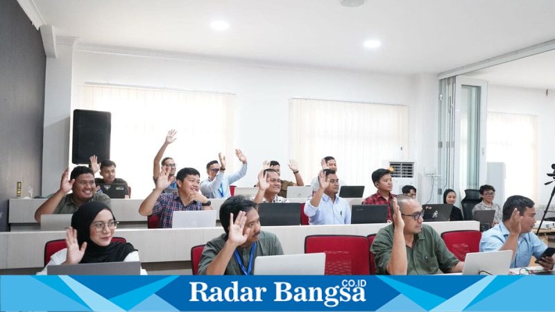 Peserta mengikuti evaluasi teori sertifikasi Ahli K3 Umum Kemnaker di Jakarta, Sabtu (14/3/2026). (Foto Dok Ho/RadarBangsa.co.id)