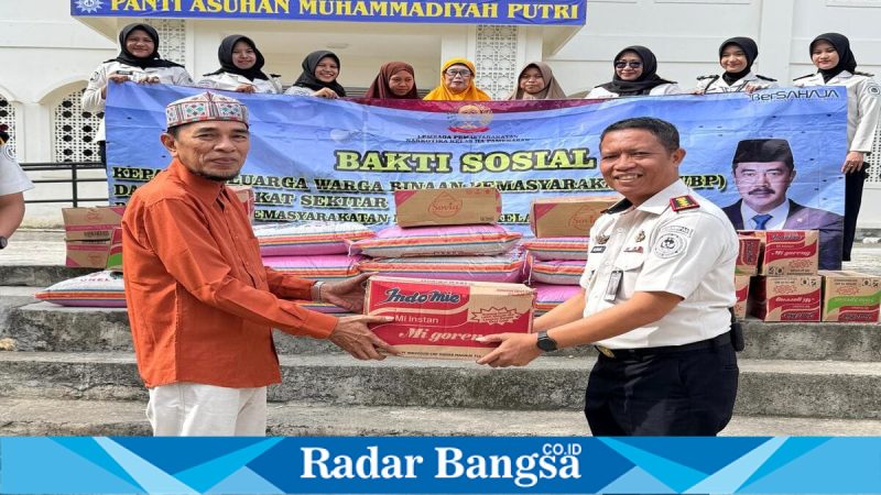 Kalapas Narkotika Pamekasan menyerahkan bantuan sosial kepada Panti Asuhan Muhammadiyah, Rabu (11 Maret 2026). (Foto Dok Ho/RadarBangsa.co.id)
