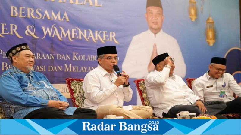 Menaker Yassierli saat Halal Bihalal Kemnaker 2026 di Jakarta, Senin (30/3/2026). (Foto Dok Ho/RadarBangsa.co.id)