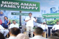 Menaker Yassierli saat melepas program mudik gratis pekerja di Jakarta Timur, Rabu (18/3/2026) (Foto Dok Ho/RadarBangsa.co.id)