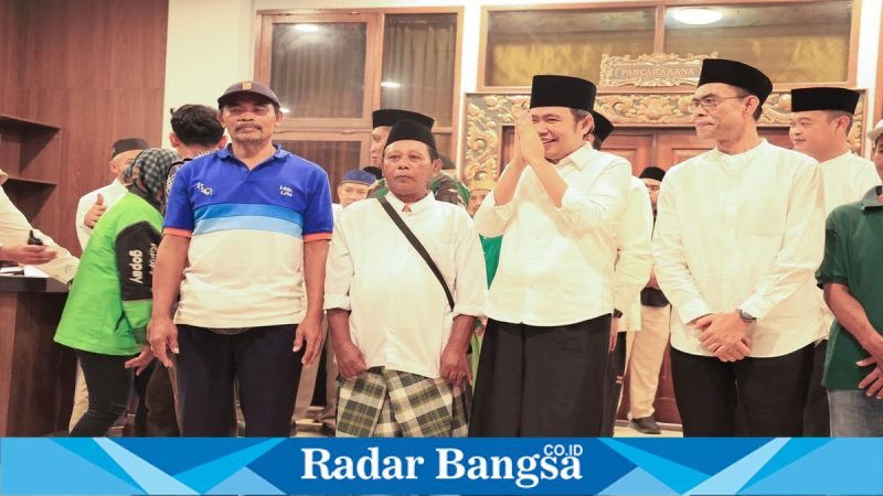 Bupati Jember Gus Fawait saat menghadiri peringatan Nuzulul Qur’an di Pendopo Wahyawibawagraha, Sabtu (7/3/2026). (Foto Dok Ho/RadarBangsa.co.id)
