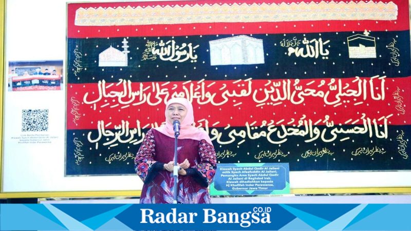 Gubernur Khofifah membuka pameran Kiswah Syekh Abdul Qadir Al Jailani di Masjid Nasional Al Akbar Surabaya, Rabu (11/3). (Foto Dok Ho/RadarBangsa.co.id)