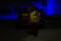 Petugas Polsek Tikung melakukan patroli Blue Light di wilayah perbatasan Lamongan, Rabu (11/3/2026) dini hari. (Foto Dok Ho/RadarBangsa.co.id)
