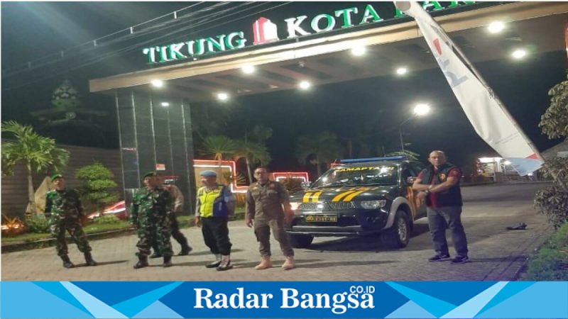 Petugas gabungan patroli Harkamtibmas di Tikung, Rabu (18/03/2026). (Foto Dok Ho/RadarBangsa.co.id)