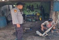 Petugas Polsek Tikung melakukan patroli objek vital di wilayah Kecamatan Tikung, Senin (16/3/2026). (Foto Dok Ho/RadarBangsa.co.id)