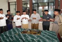 Bupati Bangkalan Lukman Hakim bersama Wakil Bupati Moh. Fauzan Ja'far meresmikan Masjid Aisy Hidayat di Langgundi, Ujung Piring, Minggu (8/3/2026). (Foto Dok Ho/RadarBangsa.co.id)