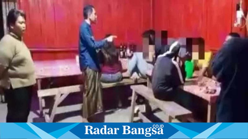 Tim gabungan Polres Pelalawan dan Satpol PP memantau caffe aktif selama Ramadhan. Rabu, 4 Maret 2026 (Foto Dok Ho/RadarBangsa.co.id)