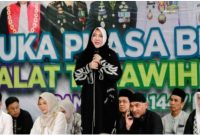 Bupati Musi Rawas Hj Ratna Machmud saat buka puasa bersama dan tarawih di Pendopoan, Kamis (26/02/2026). (Foto Dok Ho/RadarBangsa.co.id)