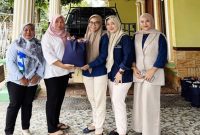 Perwakilan PTBA menyerahkan bantuan sembako Ramadhan kepada FJL dan SMSI di Lahat, Selasa (3/3/2026). (Foto Dok Ho/RadarBangsa.co.id)