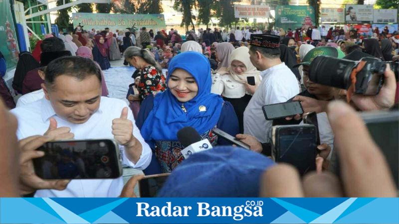 Senator DPD RI Lia Istifhama saat menghadiri penyaluran zakat Yayasan HM Cheng Ho di Surabaya, Rabu (4/3/2026). (Foto Dok Ho/RadarBangsa.co.id)