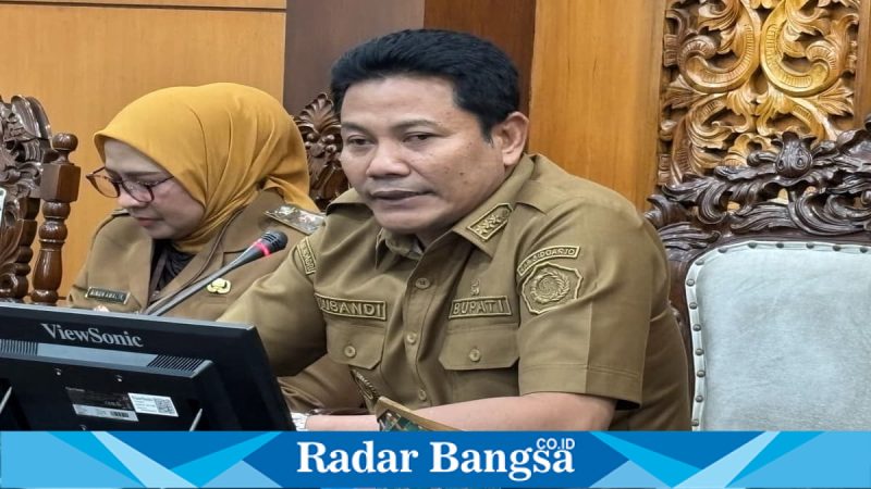 Bupati Sidoarjo Subandi memimpin rapat koordinasi jelang Idul Fitri di Opsroom Setda, Selasa (3/3/2026). (Foto Dok Ho/RadarBangsa.co.id)